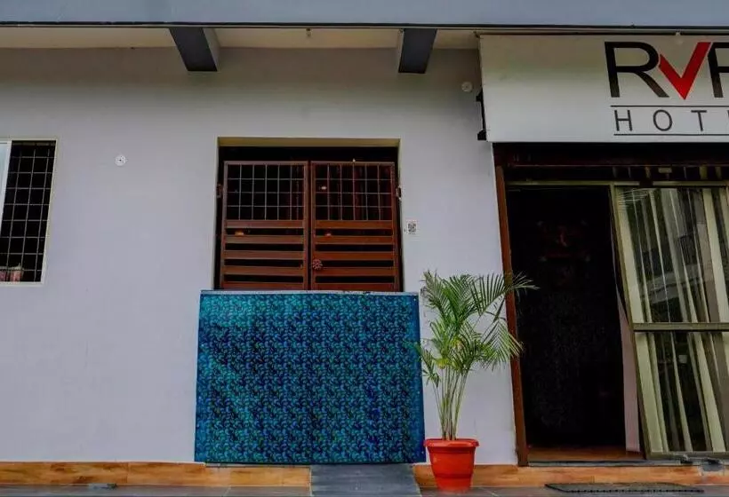 Oyo Flagship Hotel Rvr