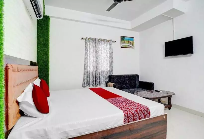 Flagship Youth Hotel & Banquet Hall