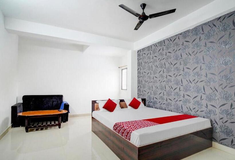 Flagship Youth Hotel & Banquet Hall