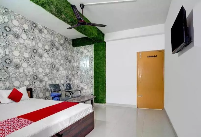 Flagship Youth Hotel & Banquet Hall