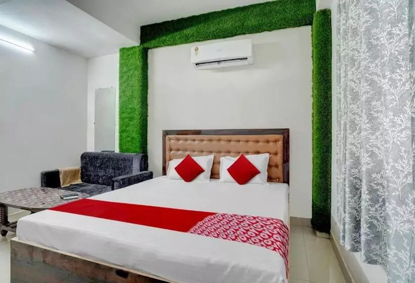 Flagship Youth Hotel & Banquet Hall