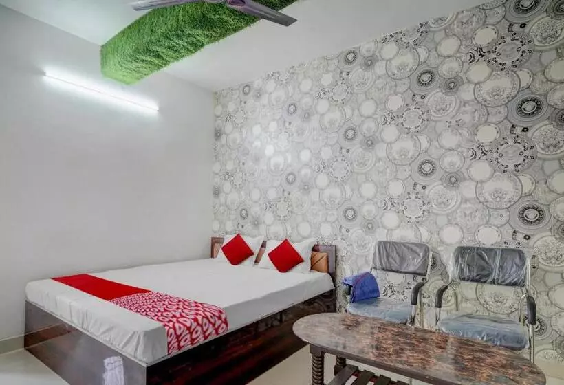 Flagship Youth Hotel & Banquet Hall