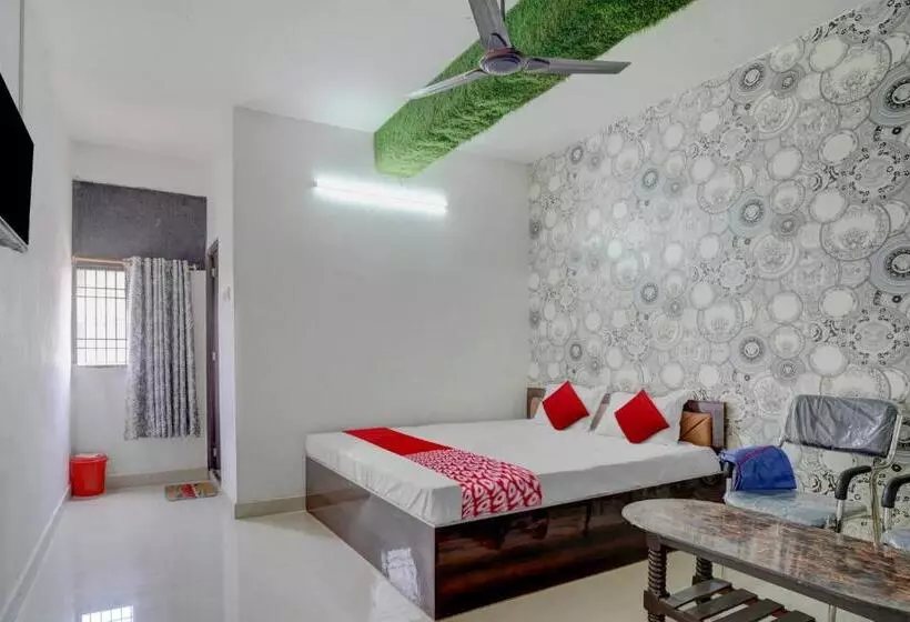 Flagship Youth Hotel & Banquet Hall