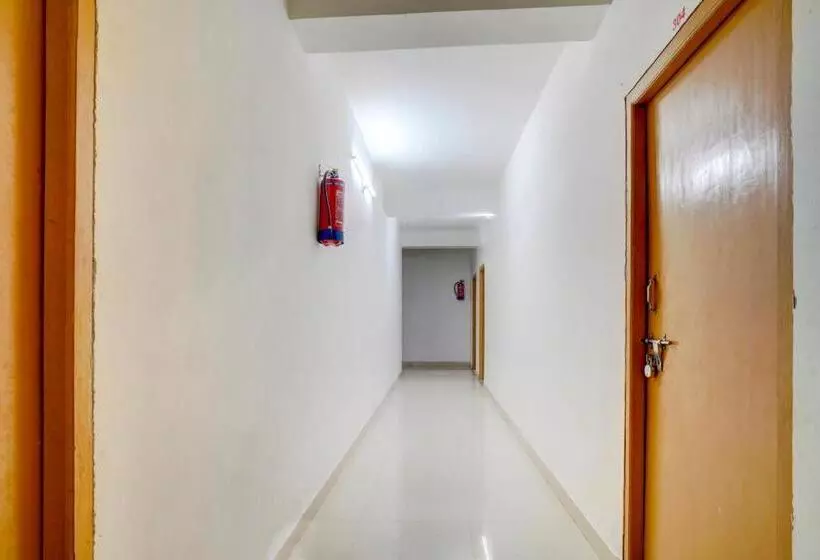 Flagship Youth Hotel & Banquet Hall