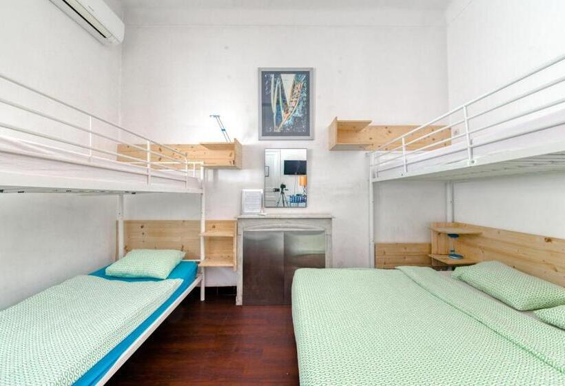 هاستل Glamorgan