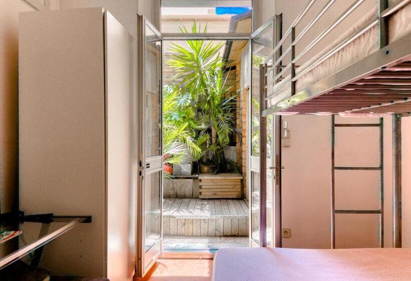 هاستل Glamorgan