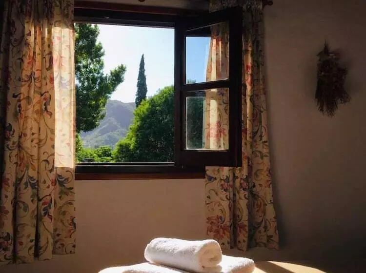 تختخواب و صبحانه La Posada De Akasha
