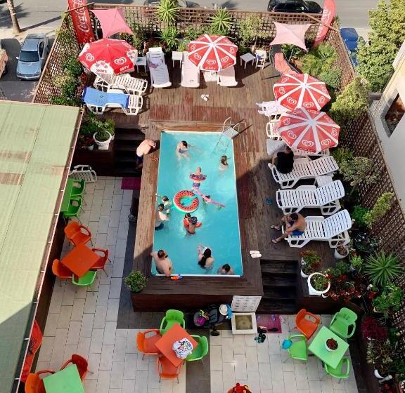 Sunrise Hotel Cameria