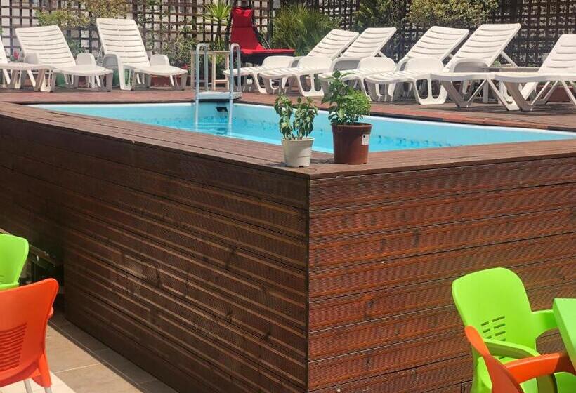 Sunrise Hotel Cameria