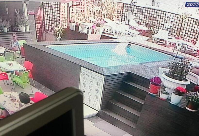 Sunrise Hotel Cameria