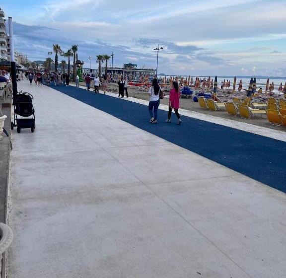 Sunrise Hotel Cameria