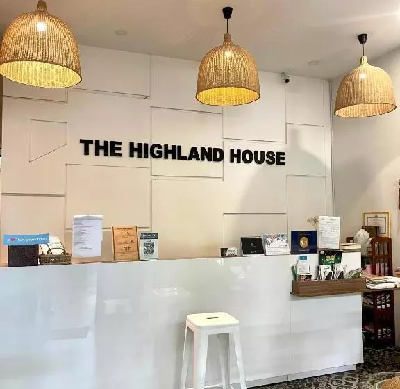 هتل The Highland House