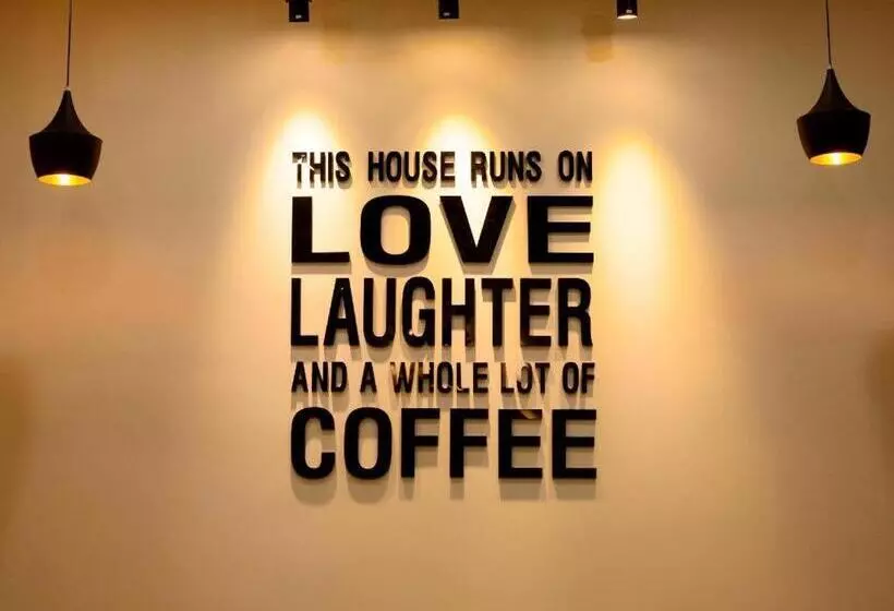 هتل The Highland House