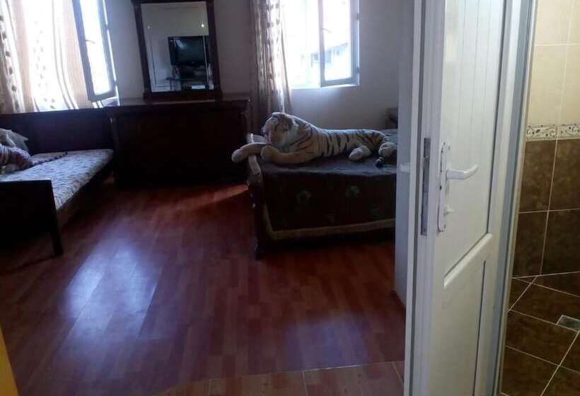 استراحتگاه Mini Hotel On Guramishvili 22