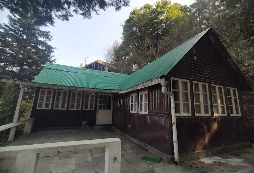 호텔 Kumaon Roop Resort