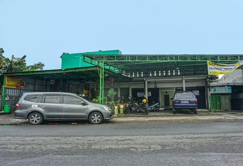 Hotelli Wijaya Kusuma Homestay By Oyo