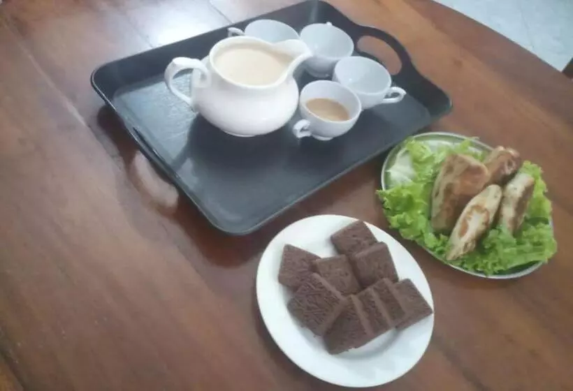 پانسیون Iwura Resort And Restaurant