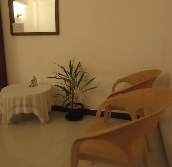 پانسیون Iwura Resort And Restaurant