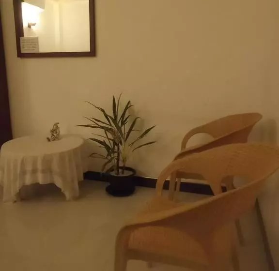 پانسیون Iwura Resort And Restaurant