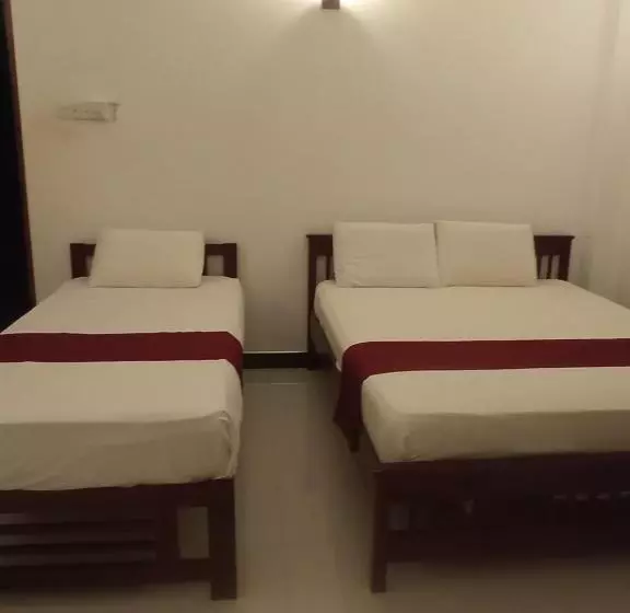 پانسیون Iwura Resort And Restaurant