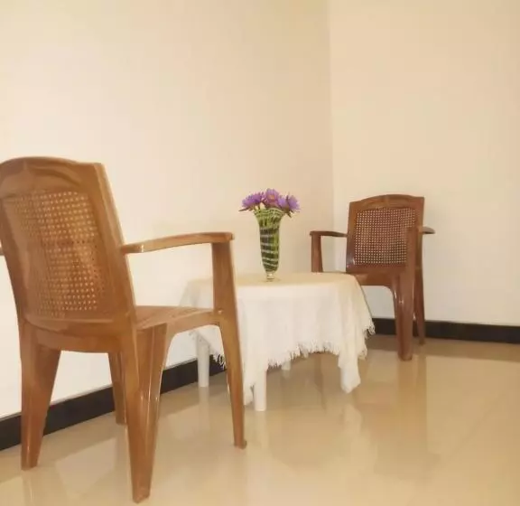 پانسیون Iwura Resort And Restaurant