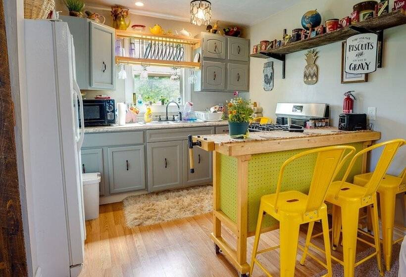 Charming Smoot Cabin On Working Farm!