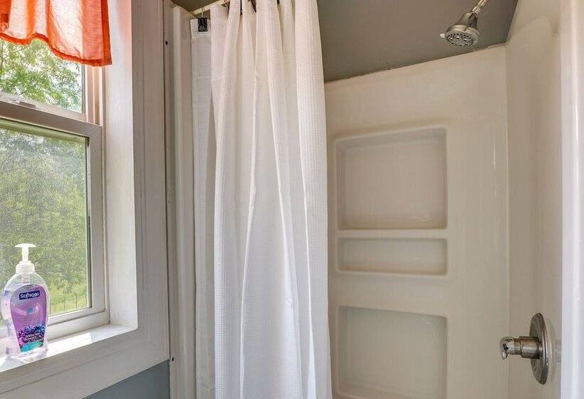 Charming Smoot Cabin On Working Farm!