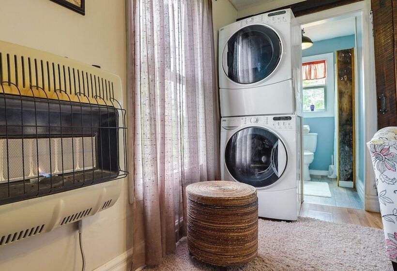 Charming Smoot Cabin On Working Farm!