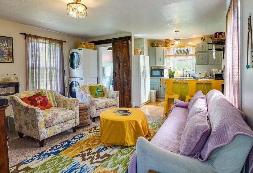 Charming Smoot Cabin On Working Farm!