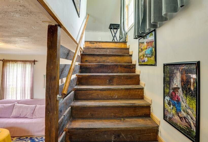 Charming Smoot Cabin On Working Farm!