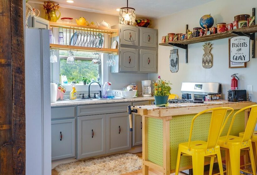 Charming Smoot Cabin On Working Farm!