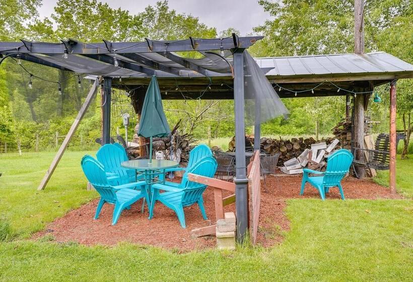 Charming Smoot Cabin On Working Farm!