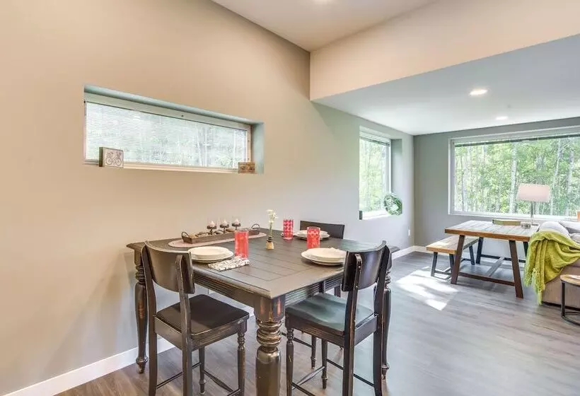 Cozy Cornucopia Retreat W/ Fire Pit & Grill!