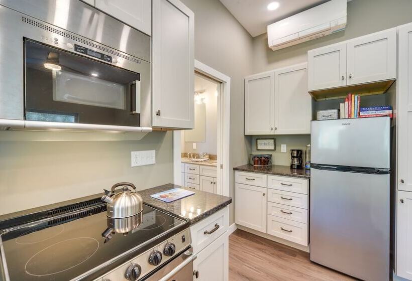 Cozy Cornucopia Retreat W/ Fire Pit & Grill!