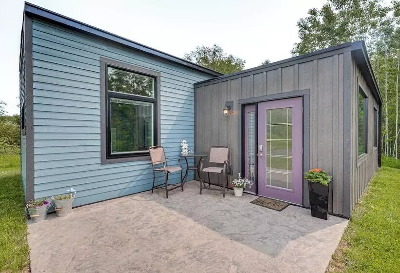 Cozy Cornucopia Retreat W/ Fire Pit & Grill!