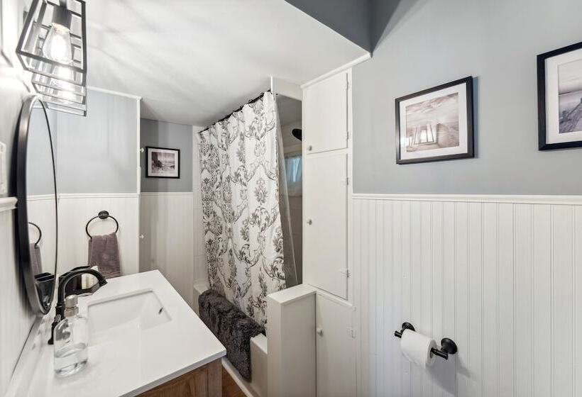 Delavan Retreat W/ Patio On Turtle Lake!