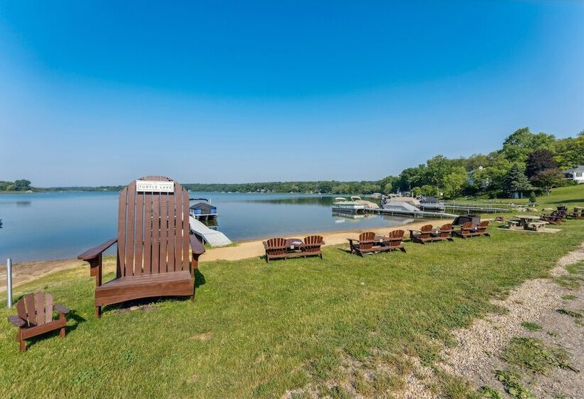 Delavan Retreat W/ Patio On Turtle Lake!