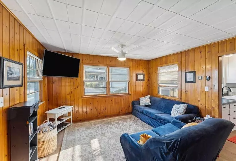 Delavan Retreat W/ Patio On Turtle Lake!