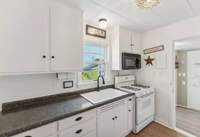 Delavan Retreat W/ Patio On Turtle Lake!