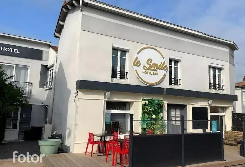 ホテル Hôtel Le Smile
