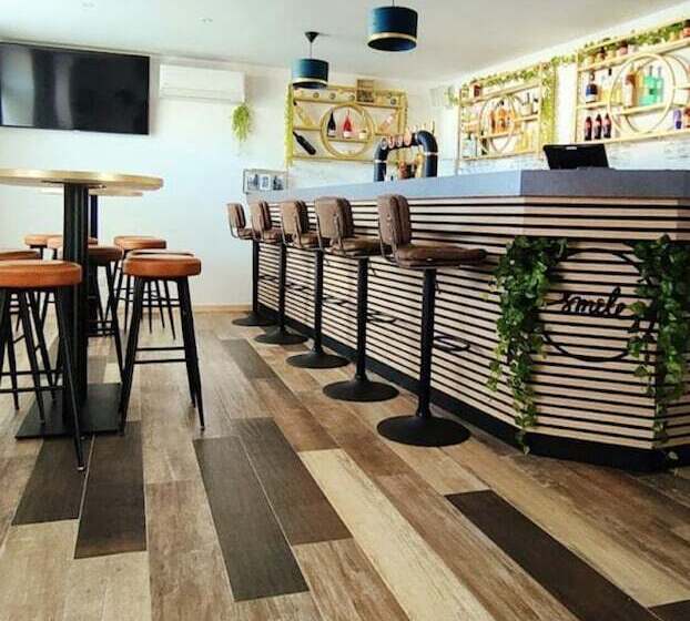 Отель Hôtel Le Smile