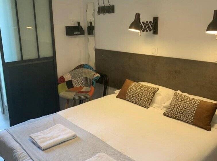 Отель Hôtel Le Smile