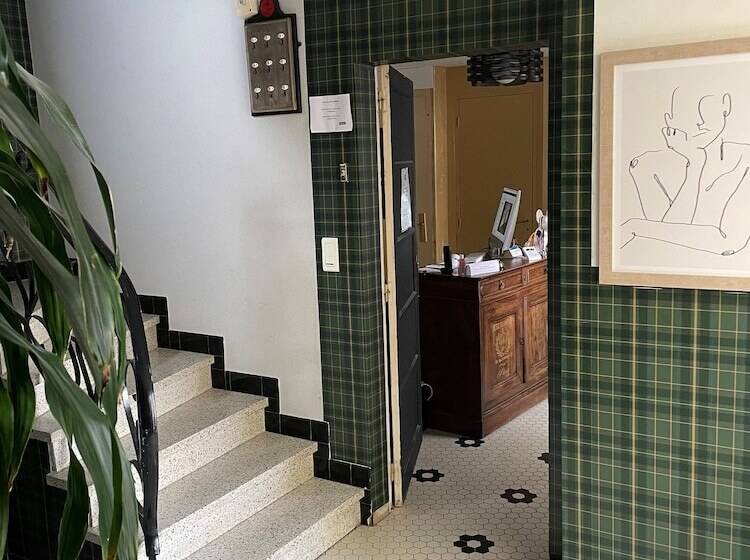 Отель Hôtel Le Smile