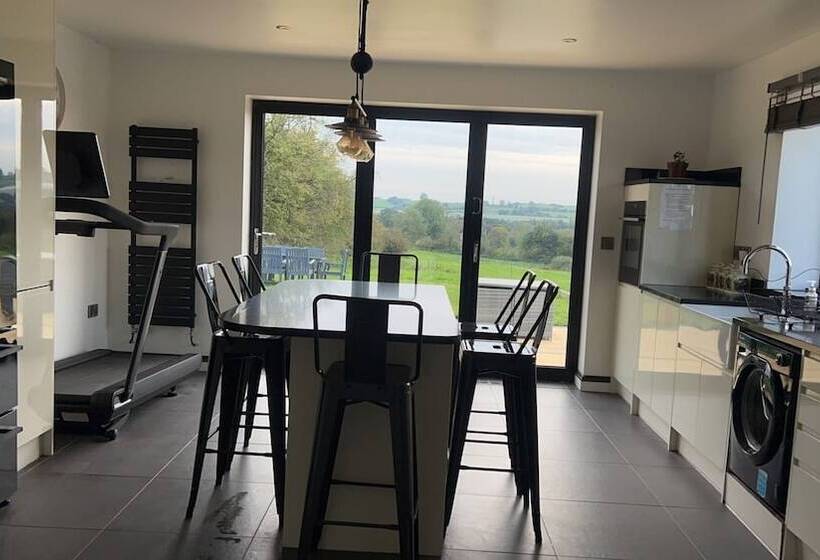 فندق ريفى Beautiful 3 Bed Barn In Uttoxeter