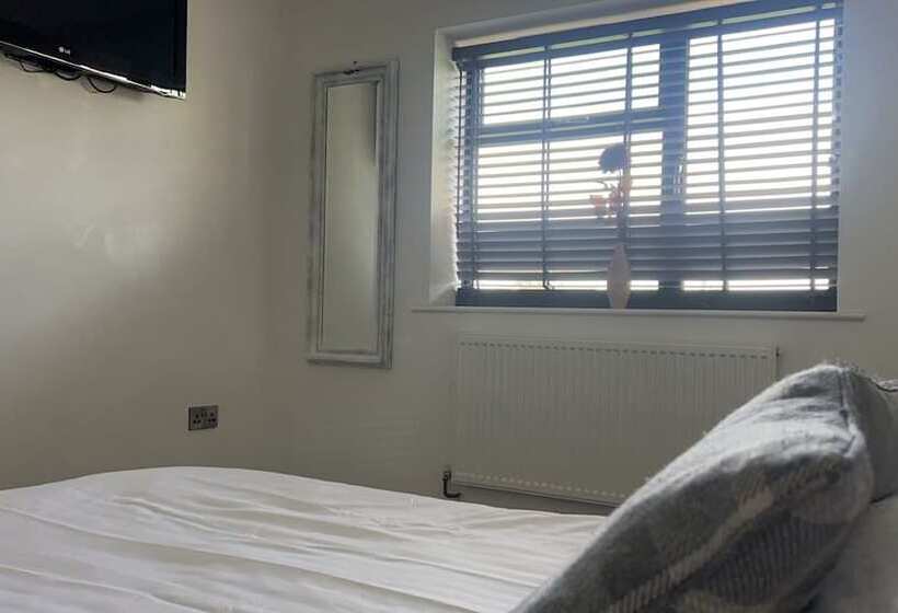 فندق ريفى Beautiful 3 Bed Barn In Uttoxeter