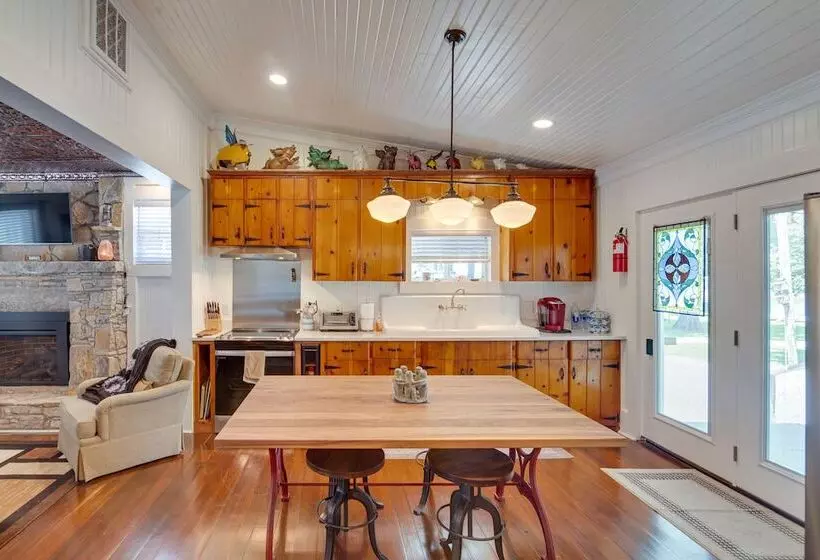 Lewisburg Home W/ City Park Views: Near Downtown!