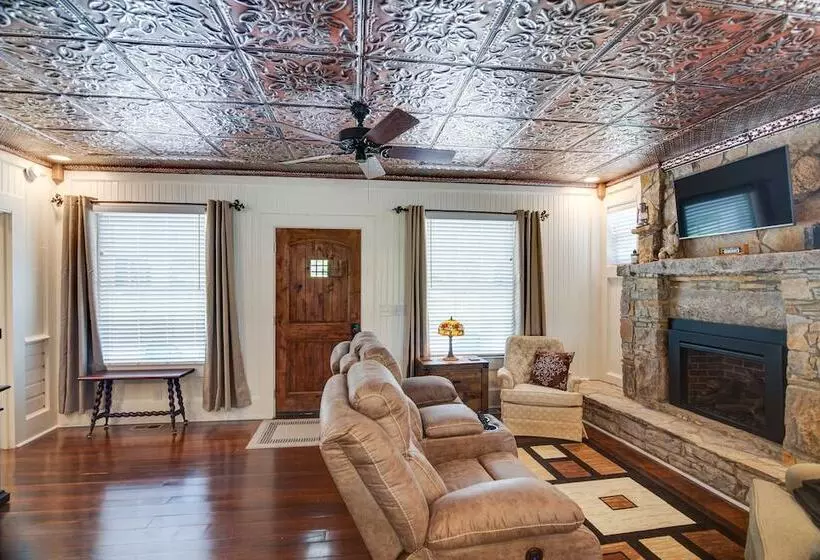 Lewisburg Home W/ City Park Views: Near Downtown!