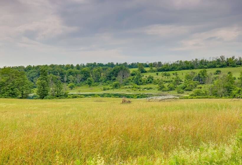 Middlebury Center Retreat: Gas Grill & Scenic Deck