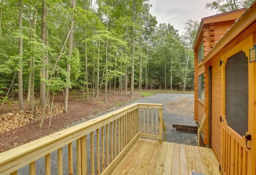 Middlebury Center Retreat: Gas Grill & Scenic Deck