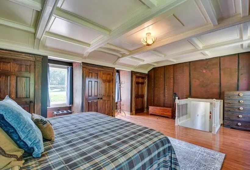 Missouri Castle W/ Private Lake, Pool & 100 Acres!